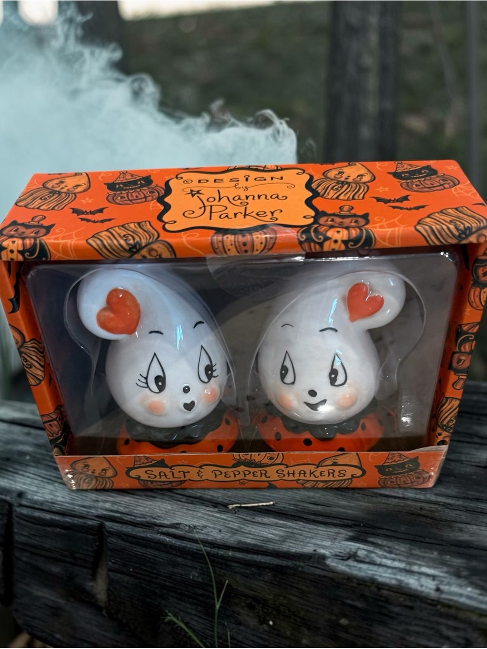 Johanna Parker Halloween Halloween heart g Salt & Pepper Shakers - White & Orang